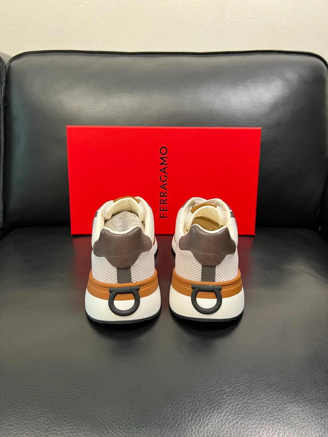 Men's shoes 💰820 Ferragamo High-quality top craftsmanship Ferragamo counters sell original factory configuration, imported original cowhide from Italy, imported water-dyed cow lining, soles: original factory special original soles are super comfortable, original factory and single goods, welcome to compare at the same time at the counter, code number 38-44 (customized 45 46)